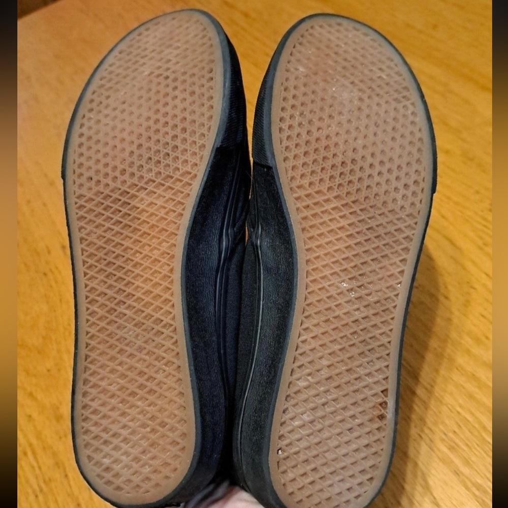 Black Vans size 7